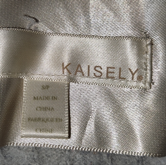 Small, grey, sweater by kaisely - Picture 3 of 5